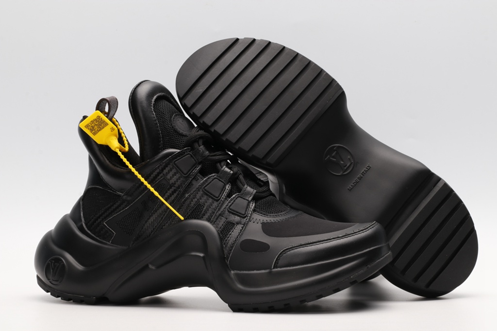 L*V SNEAKER